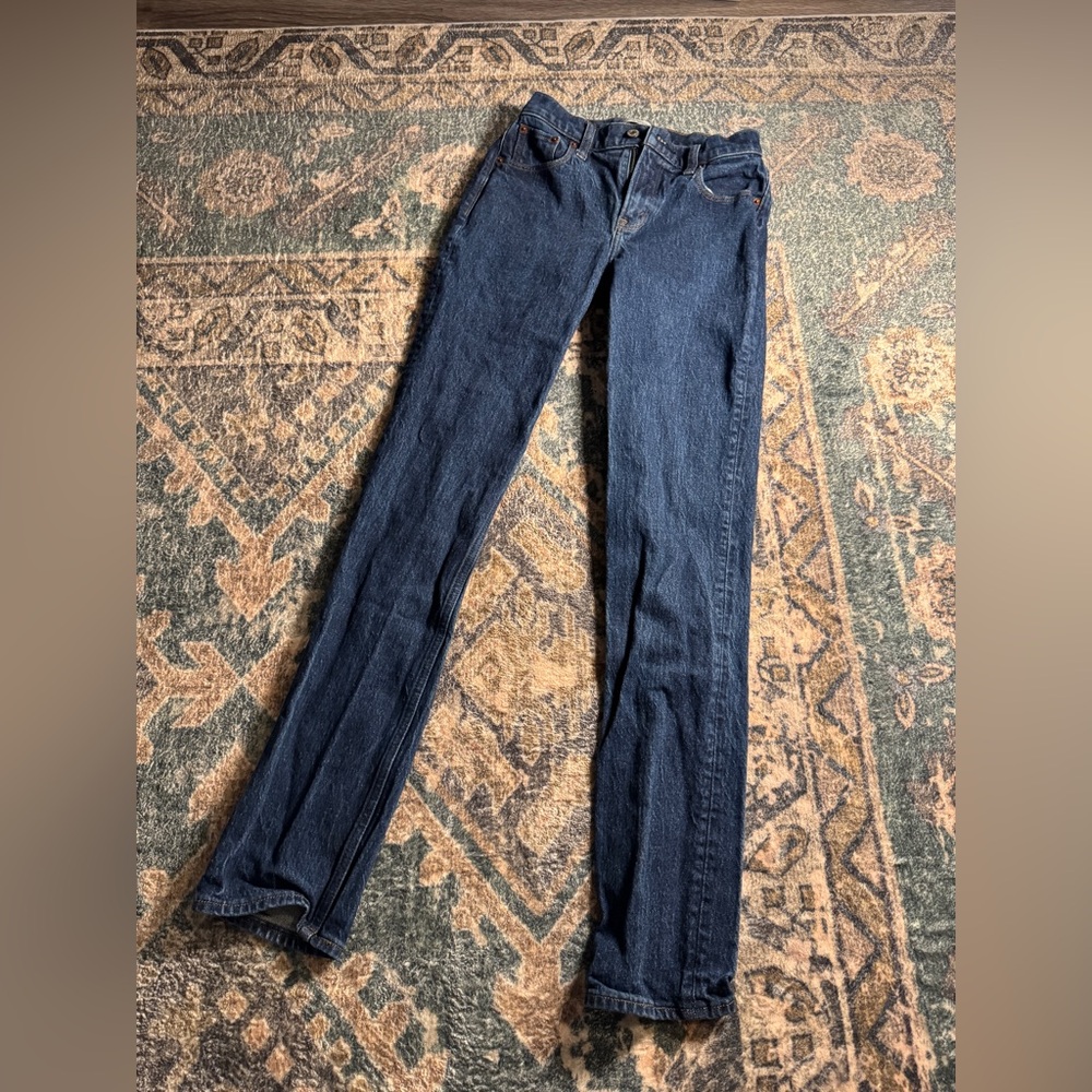 Abercrombie & Fitch — The 90s Straight Mid Rise (Curve Love)